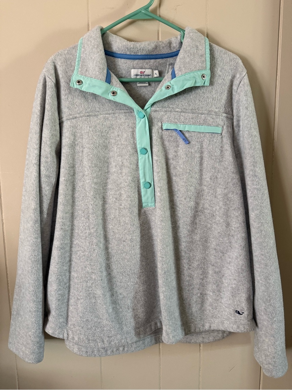 Vineyard Vines Light Gray Fleece Pullover with Mint Trim